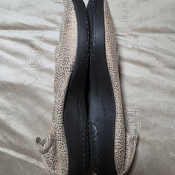 ARCOPEDICO Textured Tan & Gold Metallic Soft Knit Women's Ballet Flats Size 42 - Picture 4 of 7